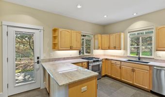 3025 NW Fairway Heights Dr, Bend, OR 97703