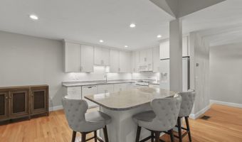 1 Hollyhock Knoll Ct 1, Bourne, MA 02532