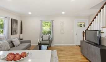 16 Deepwood Dr, Cheshire, CT 06410