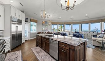 140 Bay Harbor Dr, Aransas Pass, TX 78336