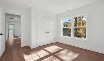 19 A Apache Dr, Brookfield, CT 06804