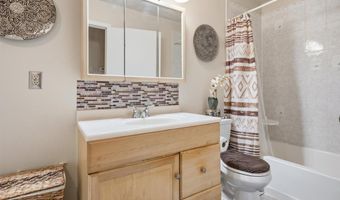 7207 Foxridge Cir #D-4, Anchorage, AK 99518