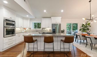 6527 Burlwood Rd, Charlotte, NC 28211