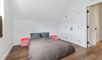 65 Oak Ridge Ln, Albertson, NY 11507