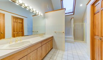9 University Pl, Amsterdam, NY 12010