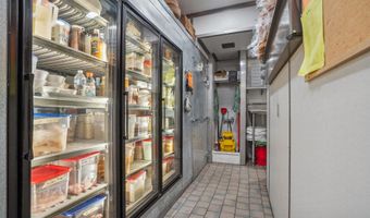 108 W 1st, Dyersville, IA 52040