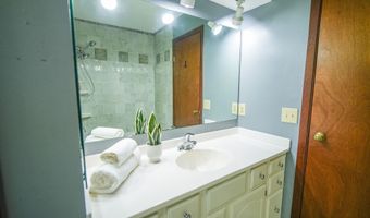 5306 Arapahoe Ln, Madison, WI 53704