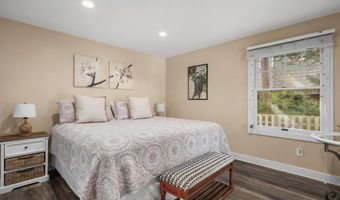17 E 14TH St, Barnegat Light, NJ 08006