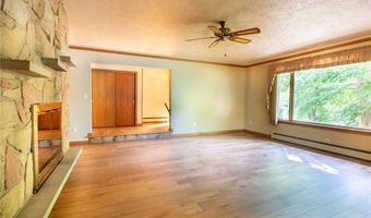 1341 Valley Dr, Akron, OH 44312