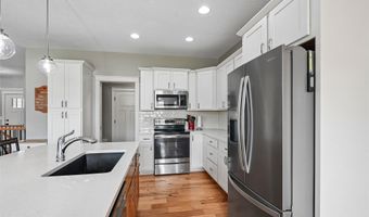 3312 13th Ave SE, Altoona, IA 50009