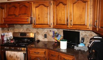 612 N 4th St, Arma, KS 66712