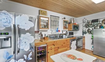 1748 Georgia St, Alford, FL 32420