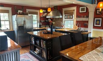 7 Boulevard E, Middletown, RI 02842