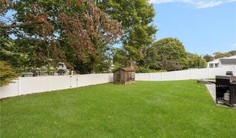 22 Franconia Dr, Cranston, RI 02920