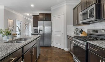 938 Deepwood Ct, Boiling Springs, SC 29316