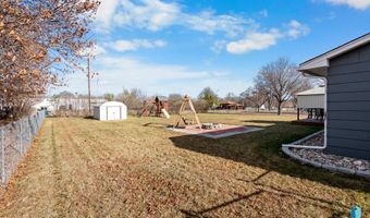 112 E Glenwood Dr, Brandon, SD 57005