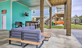 4082 Cardinal St, Bay St. Louis, MS 39520