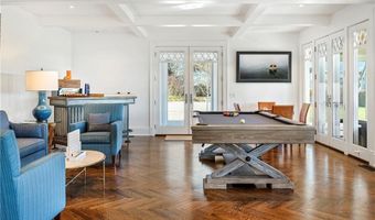 150 Boston Neck Rd, Narragansett, RI 02882