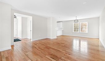 72 Wilbur Rd, Lincoln, RI 02865
