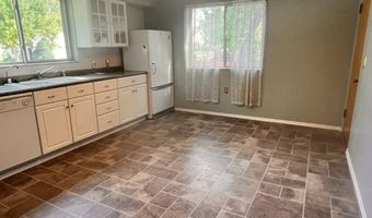 819 Black Hills Ave, Alliance, NE 69301