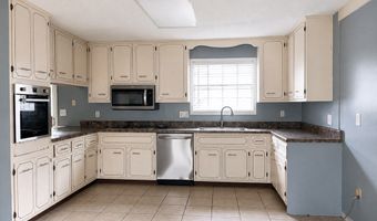 408 Pine Glen Dr, Albany, GA 31707
