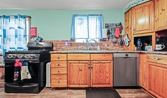 5869 Beechwood Ave, Alliance, OH 44601