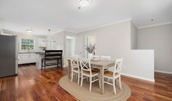 231 Maple Ave 204, Newport, RI 02840