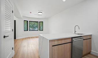 31 W 46TH St, Bayonne, NJ 07002