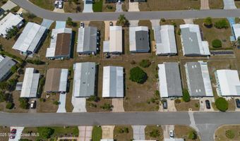 333 Loquat Dr, Barefoot Bay, FL 32976