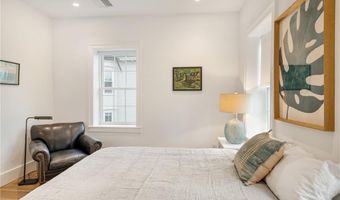 24 School St, Newport, RI 02840