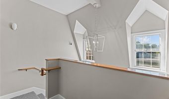 18 State St 6 (2nd Floor East), Bristol, RI 02809