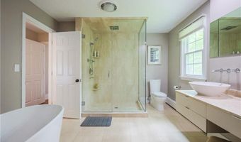 215 Adirondack Dr, East Greenwich, RI 02818