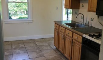 8 High Ridge Dr, Bridgeport, CT 06606