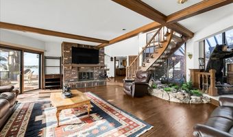 523 Lathrop Ave, Algonac, MI 48001