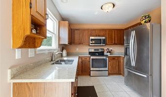 638 Oak Springs Trail Dr, Ballwin, MO 63021