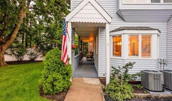2 Windsor Ct, Amityville, NY 11701