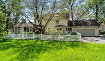 14 Cambridge Circle Ct, Ballwin, MO 63011