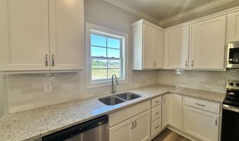827 Fairway Rd, Ayden, NC 28513