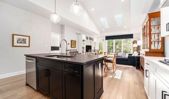 3306 Sunton Rd, Ann Arbor, MI 48105