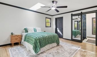 8 Indian Ridge Rd, Asheville, NC 28803