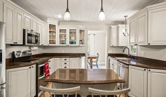 1922 Parkmont Ln, Anoka, MN 55303