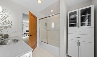 476 Baxter Neck Rd, Barnstable, MA 02630