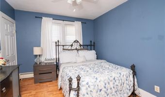 62 SPRING St, Lincoln, RI 02838