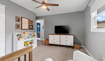 1718 SCHAEFER Cir, Appleton, WI 54915