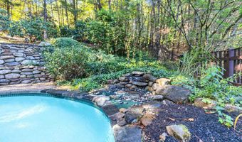 107 Fresh Pond Ln, Brookline, NH 03033