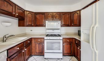 14 Oxford Ct, Algonquin, IL 60102