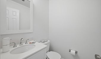 3 Bayberry Dr, Brookfield, CT 06804