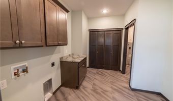 1368 Cypress Ct, Altoona, WI 54720