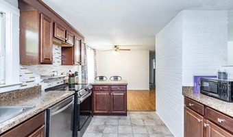 8 Andover Rd, Beverly, MA 01915