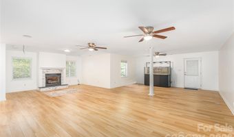 602 Hidden Springs Dr, Asheville, NC 28804